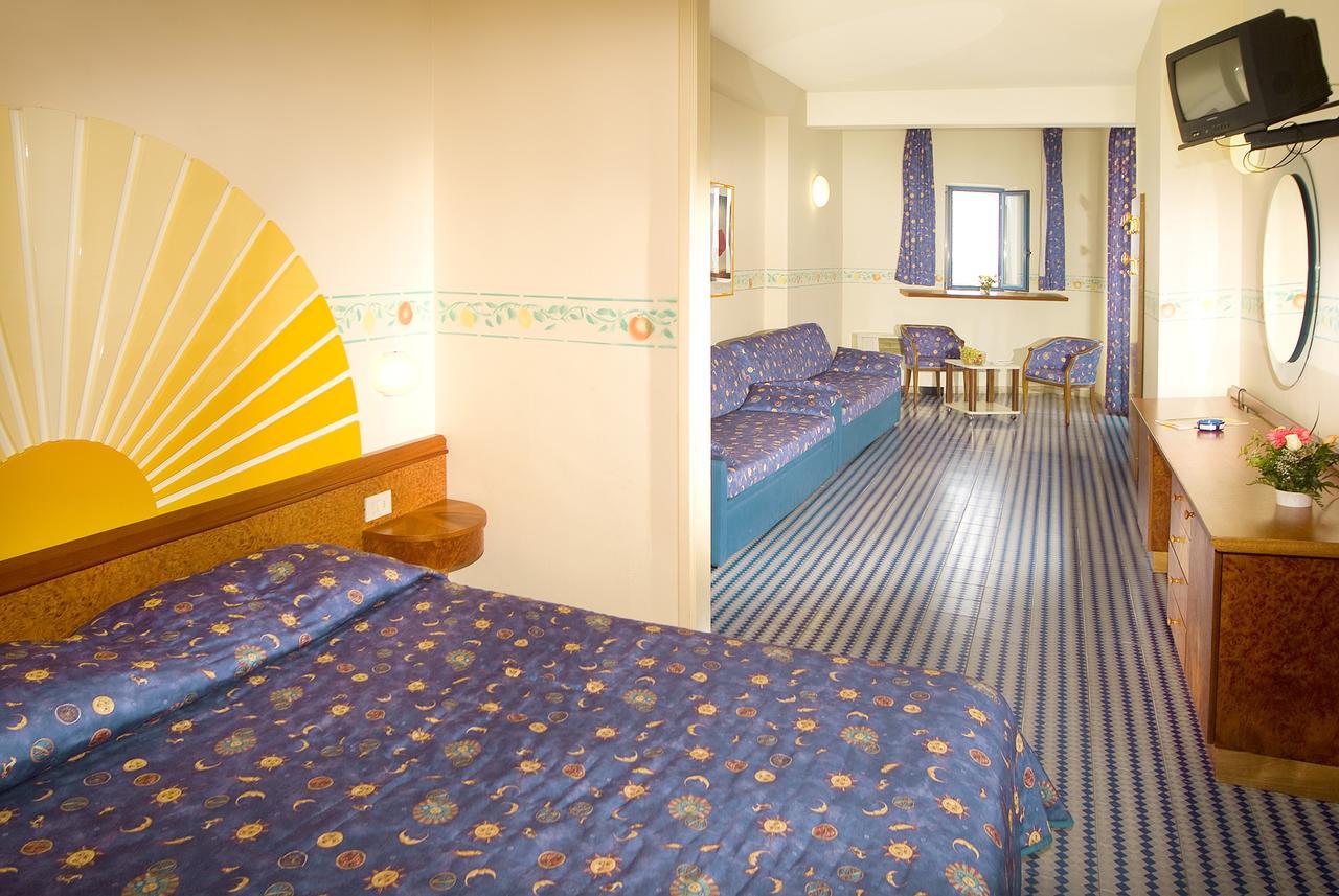 Sporting Baia Hotel Giardini-Naxos Extérieur photo